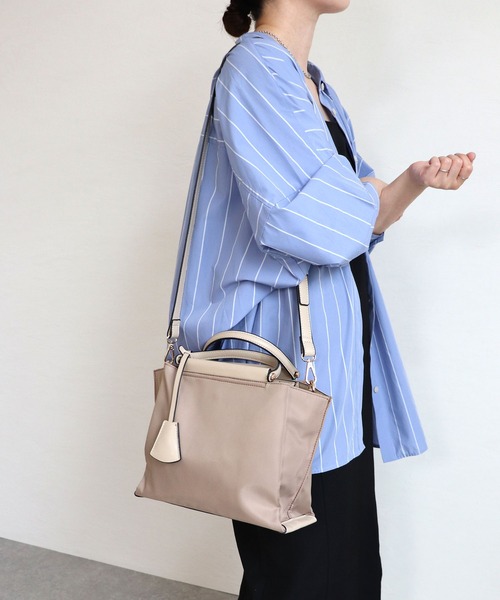 MIAN （ミアン）の「LILY / 軽量2wayハンドバッグ（ハンドバッグ・レディース・ブラック/モカ/ベージュ/カーキ/グレイッシュベージュ・FREE）」の4枚目の写真