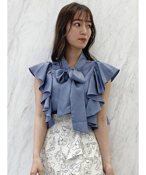 dazzlin（ダズリン）の「ラッフルサテンボウタイブラウス（シャツ/ブラウス・レディース・アイボリー/ブルー/ブラウン・FREE）」の3枚目の写真