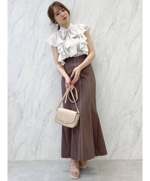 dazzlin（ダズリン）の「ラッフルサテンボウタイブラウス（シャツ/ブラウス・レディース・アイボリー/ブルー/ブラウン・FREE）」の10枚目の写真