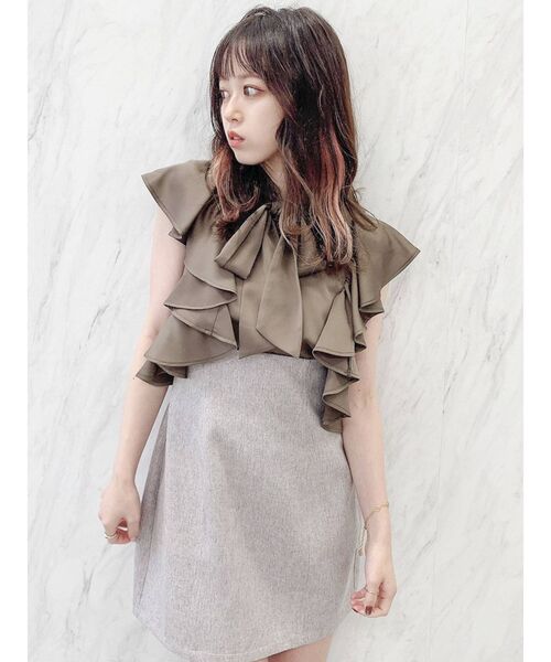 dazzlin（ダズリン）の「ラッフルサテンボウタイブラウス（シャツ/ブラウス・レディース・アイボリー/ブルー/ブラウン・FREE）」の11枚目の写真