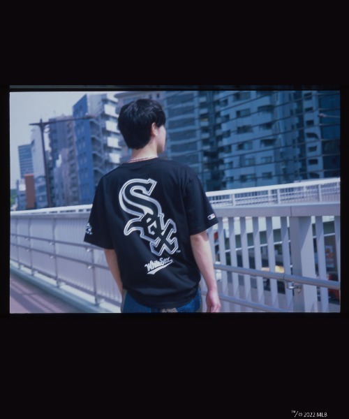 AVIREX（アヴィレックス）の「【MLB×AVIREX】ホワイトソックス Tシャツ/WHITE SOX T-SHIRT / アヴィレックス / AVIREX（Tシャツ/カットソー・メンズ・ホワイト/ブラック・LARGE/X-LARGE/XX-LARGE/MEDIUM/SMALL）」の3枚目の写真