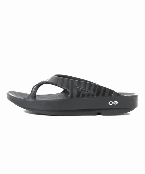 OOFOS(ウーフォス)の「別注【OOFOS/ウーフォス】Ooriginal SMU:サンダル(サンダル・レディース・ホワイト/ブラック・23cm/24cm/25cm/22cm)」の9枚目の写真