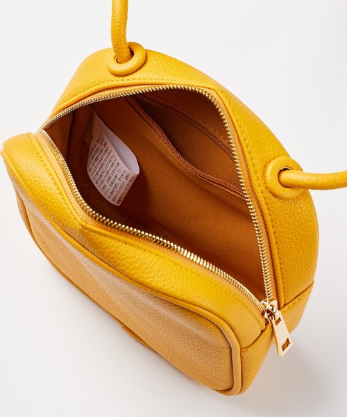 GeeRA（ジーラ）の「スクエアショルダー（ショルダーバッグ・レディース・ブラック/ベージュ/イエロー/アイボリー・FREE）」の6枚目の写真