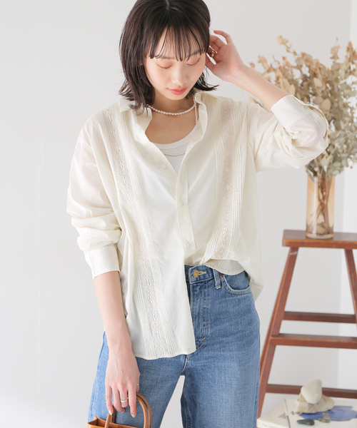 B.C STOCK(ベーセーストック)の「ピンタック シシュウシャツ(シャツ/ブラウス・レディース・ホワイト/ブラック/ピンク/イエロー・FREE)」の2枚目の写真