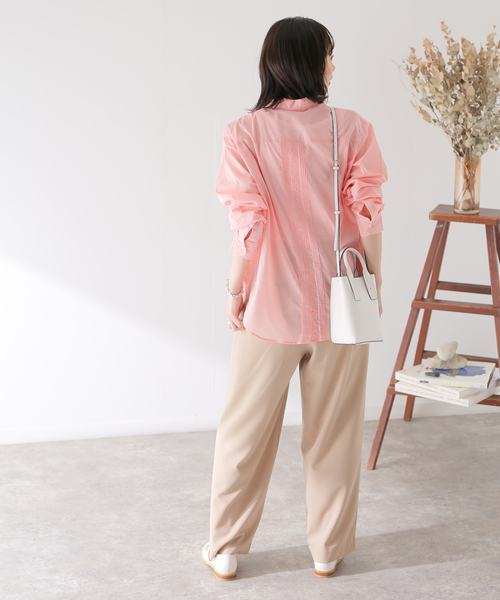 B.C STOCK(ベーセーストック)の「ピンタック シシュウシャツ(シャツ/ブラウス・レディース・ホワイト/ブラック/ピンク/イエロー・FREE)」の16枚目の写真