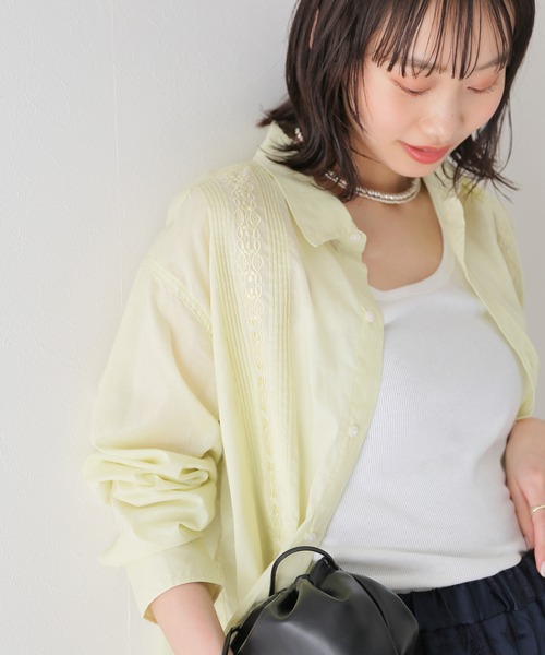 B.C STOCK(ベーセーストック)の「ピンタック シシュウシャツ(シャツ/ブラウス・レディース・ホワイト/ブラック/ピンク/イエロー・FREE)」の17枚目の写真