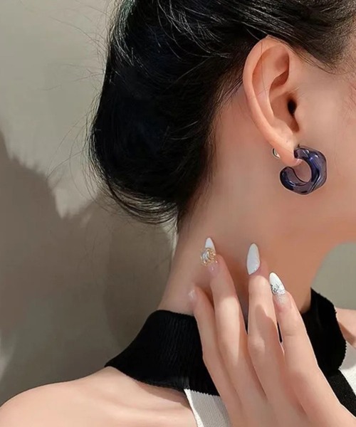 Auntie Rosa（アンティローザ）の「ナチュラルクリアピアス（ピアス（両耳用）・レディース・クリアブラック/クリア/ブルー・FREE）」の11枚目の写真