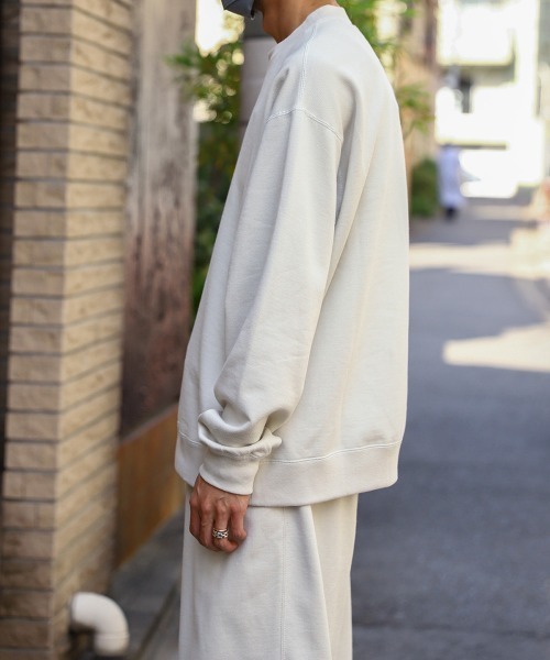 marka（マーカ）の「marka / マーカ：CREW NECK - 40/2 recycle suvin organic cotton knit -：M22C-09CS03C[COR]（Tシャツ/カットソー・メンズ・チャコールグレー/オフホワイト・1/2/3）」の5枚目の写真
