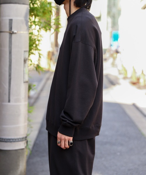 marka（マーカ）の「marka / マーカ：CREW NECK - 40/2 recycle suvin organic cotton knit -：M22C-09CS03C[COR]（Tシャツ/カットソー・メンズ・チャコールグレー/オフホワイト・1/2/3）」の9枚目の写真