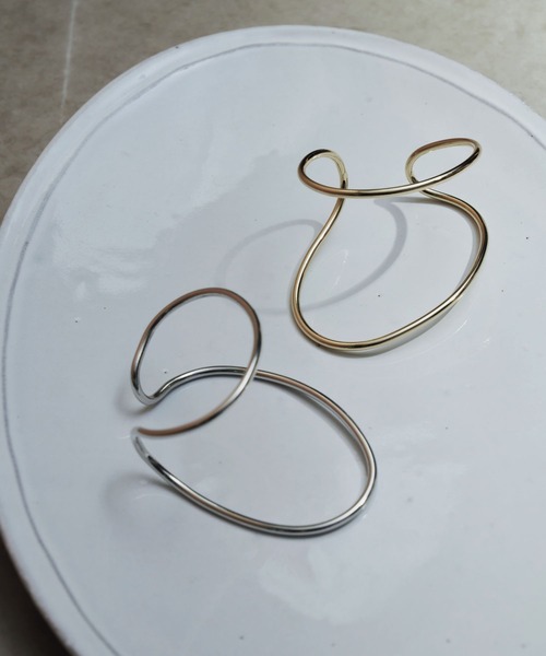 A part by（アパートバイ）の「【2WAYで使える】リボンバングル　163436（バングル/リストバンド・レディース・シルバー/ゴールド・FREE）」の5枚目の写真