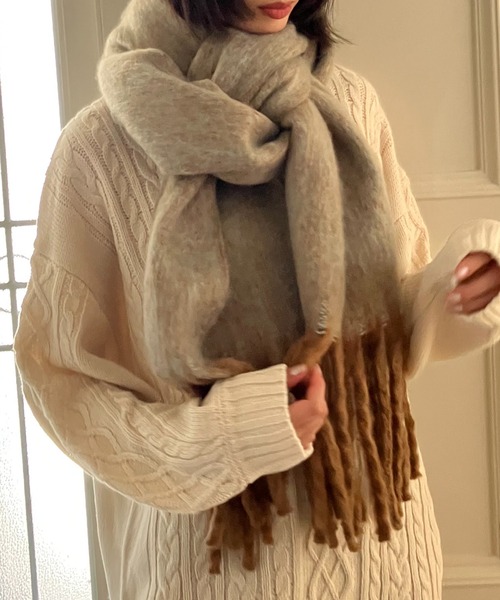 AS KNOW AS plus（アズノゥアズプラス）の「♪ボリュっとふわマフラー（マフラー・レディース・ブラック/ブルー/アイボリー/ミント/モカ/グレー系その他/パープル系その他/イエロー系その他/ライトベージュ/オレンジ系/ブルー系その他2/グレー系その他2/ブルー系/ライトグリーン系/イエロー系その他2/パープル系/パープル系その他2/ピンク系その他/レッド系・FREE）」の8枚目の写真