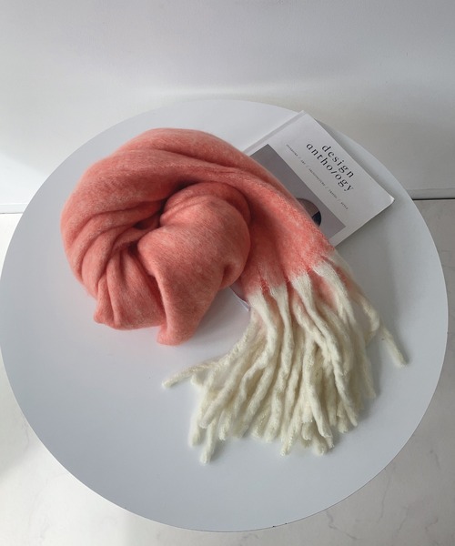 AS KNOW AS plus（アズノゥアズプラス）の「♪ボリュっとふわマフラー（マフラー・レディース・ブラック/ブルー/アイボリー/ミント/モカ/グレー系その他/パープル系その他/イエロー系その他/ライトベージュ/オレンジ系/ブルー系その他2/グレー系その他2/ブルー系/ライトグリーン系/イエロー系その他2/パープル系/パープル系その他2/ピンク系その他/レッド系・FREE）」の19枚目の写真