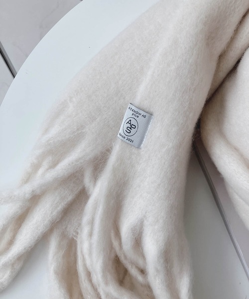 AS KNOW AS plus（アズノゥアズプラス）の「♪ボリュっとふわマフラー（マフラー・レディース・ブラック/ブルー/アイボリー/ミント/モカ/グレー系その他/パープル系その他/イエロー系その他/ライトベージュ/オレンジ系/ブルー系その他2/グレー系その他2/ブルー系/ライトグリーン系/イエロー系その他2/パープル系/パープル系その他2/ピンク系その他/レッド系・FREE）」の22枚目の写真