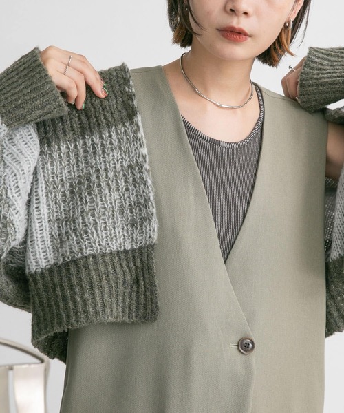 KBF（ケイビーエフ）の「BACKオープンタンクトップ（タンクトップ・レディース・チャコールグレー/アイボリー/キャメル・ONE）」の5枚目の写真