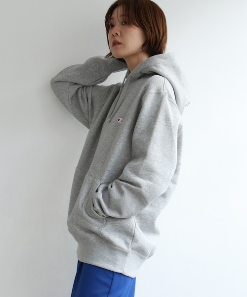 Champion（チャンピオン）の「Champion チャンピオン フーディ スウェット（パーカー・レディース・オフホワイト/ダークグレー/グレー/ダークグリーン/ブラック・L/M/LL）」の4枚目の写真