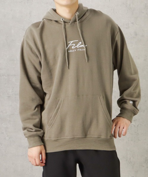 FILA（フィラ）の「FILA フィラ ポケット付き筆記体ロゴプルオーバーパーカー（パーカー・メンズ・ブラック/ホワイト/グレー/カーキ/ブルー/ネイビー・L/M/XL）」の4枚目の写真