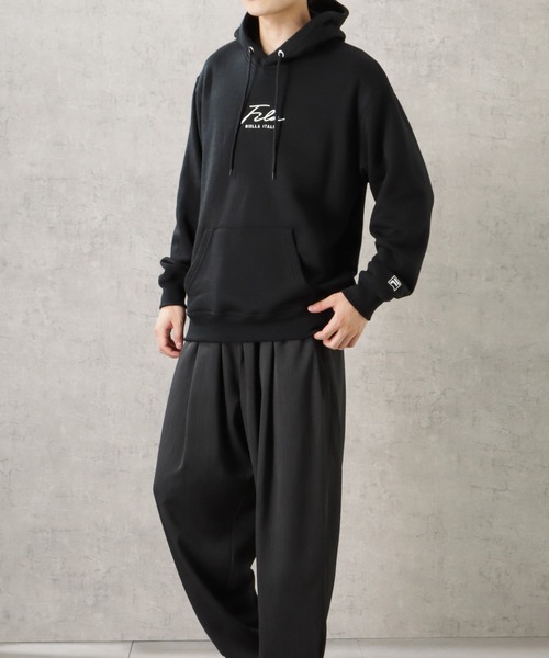 FILA（フィラ）の「FILA フィラ ポケット付き筆記体ロゴプルオーバーパーカー（パーカー・メンズ・ブラック/ホワイト/グレー/カーキ/ブルー/ネイビー・L/M/XL）」の15枚目の写真