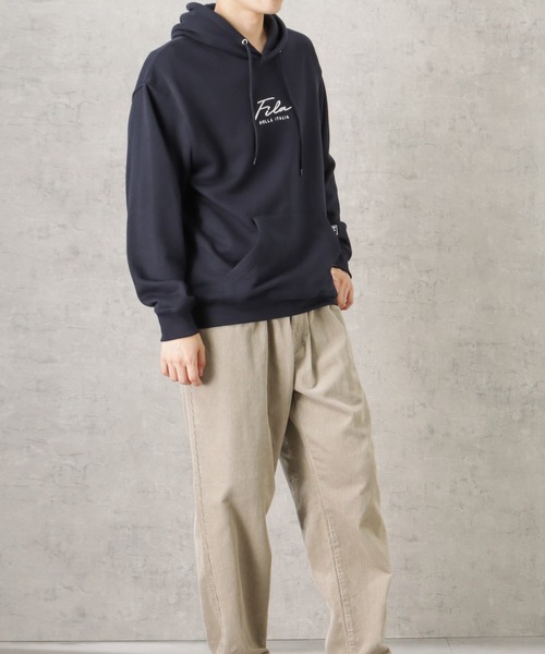 FILA（フィラ）の「FILA フィラ ポケット付き筆記体ロゴプルオーバーパーカー（パーカー・メンズ・ブラック/ホワイト/グレー/カーキ/ブルー/ネイビー・L/M/XL）」の22枚目の写真