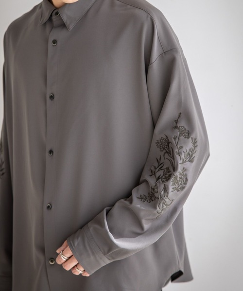 RAGEBLUE（レイジブルー）の「フラワー刺繍/ラグイージーシャツ（シャツ/ブラウス・メンズ・ダークグレー/ホワイト/ブラック・MEDIUM/LARGE）」の6枚目の写真
