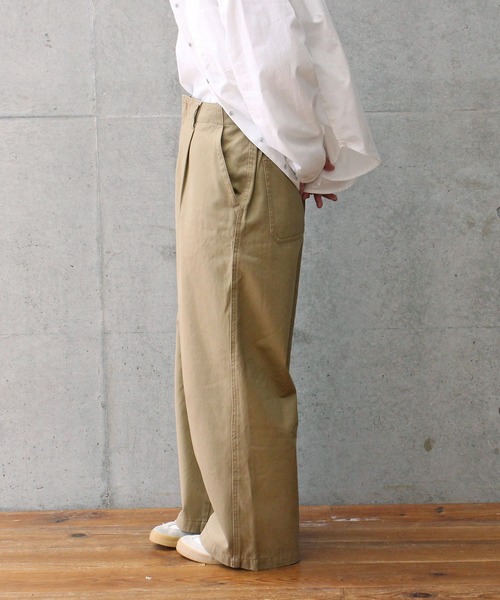 PAR ICI（パーリッシィ）の「チノ後ろゴム タックパンツ（チノパンツ・レディース・ベージュ/ネイビー/オフホワイト/カーキ・FREE）」の6枚目の写真