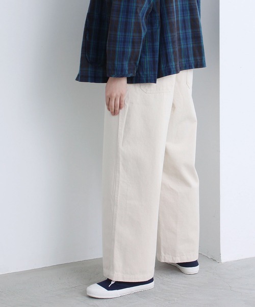 PAR ICI（パーリッシィ）の「チノ後ろゴム タックパンツ（チノパンツ・レディース・ベージュ/ネイビー/オフホワイト/カーキ・FREE）」の18枚目の写真