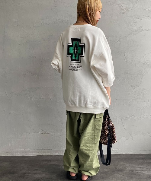 PENDLETON（ペンドルトン）の「[PENDLETON/ペンドルトン] 別注 ネイティブ柄バックプリント ショートスリーブスウェット（スウェット・レディース・オフホワイト/グレー/ブラック・S/M/L/XL）」の4枚目の写真