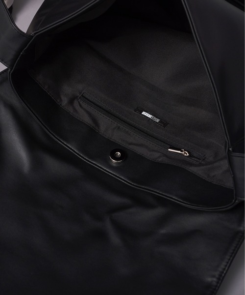 Ellno Loset（エルノロゼット）の「フラップショルダーBAG（ショルダーバッグ・メンズ・ブラック・FREE）」の5枚目の写真