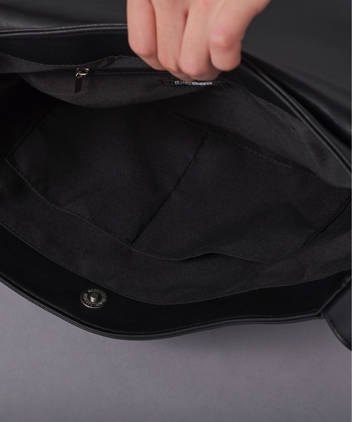 Ellno Loset（エルノロゼット）の「フラップショルダーBAG（ショルダーバッグ・メンズ・ブラック・FREE）」の7枚目の写真