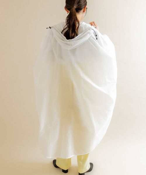 SMELLY（スメリー）の「because　Super Light Rain Poncho（ポンチョ・レディース・カーキ/アイボリー/ネイビー・ONE）」の4枚目の写真