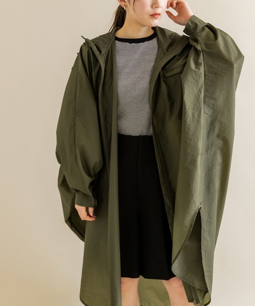 SMELLY（スメリー）の「because　Super Light Rain Poncho（ポンチョ・レディース・カーキ/アイボリー/ネイビー・ONE）」の12枚目の写真