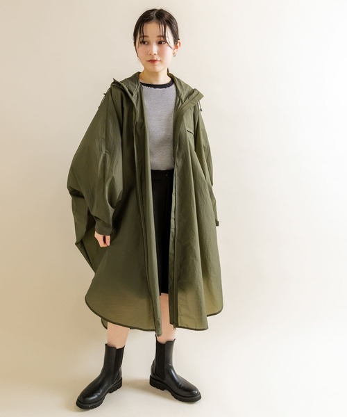 SMELLY（スメリー）の「because　Super Light Rain Poncho（ポンチョ・レディース・カーキ/アイボリー/ネイビー・ONE）」の7枚目の写真