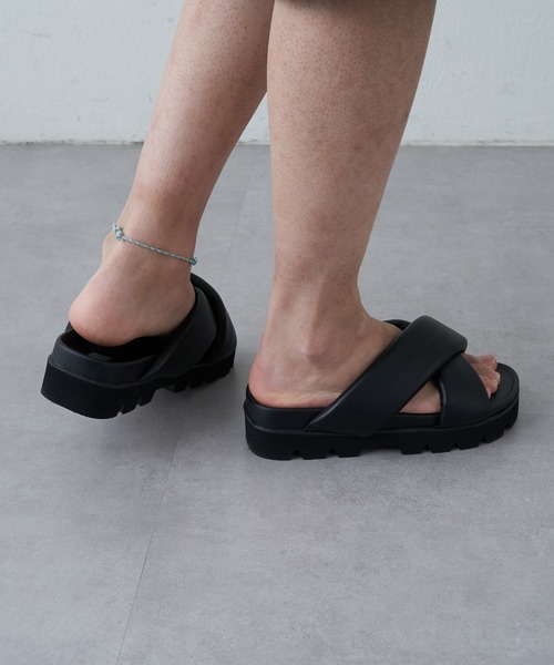 COLONY 2139（コロニートゥーワンスリーナイン）の「パテッドクロスベルトサンダル（サンダル・メンズ・アイボリー/ブラック・MEDIUM/LARGE）」の12枚目の写真