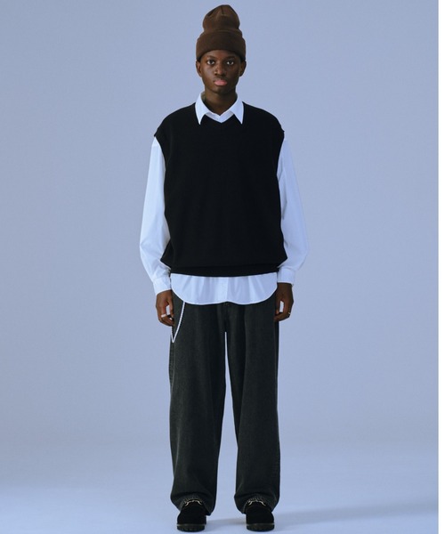 COOTIE PRODUCTIONS（クーティープロダクションズ）の「Hard Twisted Yarn Rib Stitch V Neck Vest（ベスト・メンズ・ブラック・MEDIUM/LARGE/SMALL/X-LARGE）」の5枚目の写真