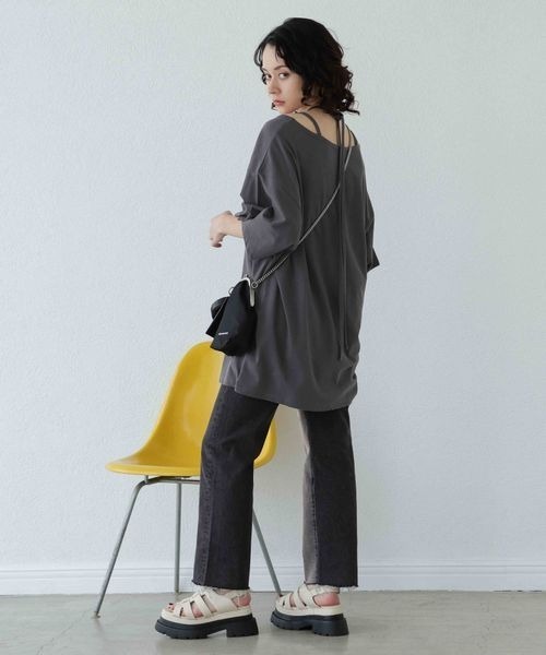 JEANASIS（ジーナシス）の「キョウネンネックデザインBIG TEE/906283（Tシャツ/カットソー・レディース・チャコールグレー/ブラック/ホワイト・FREE）」の21枚目の写真