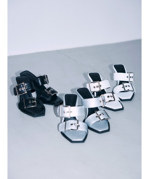 ENVYM（アンビー）の「バックルベルトミュール（サンダル・レディース・ブラック/シルバー/ホワイト・22.5cm/23.5cm/24.5cm）」の4枚目の写真