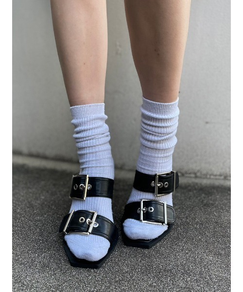 ENVYM（アンビー）の「バックルベルトミュール（サンダル・レディース・ブラック/シルバー/ホワイト・22.5cm/23.5cm/24.5cm）」の7枚目の写真