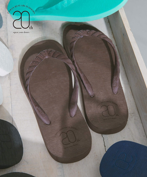 URBAN RESEARCH DOORS（アーバンリサーチドアーズ）の「『別注』BEACH WALK×DOORS　20th ビーチサンダル（サンダル・メンズ・ミント/ネイビー/ブラウン/ホワイト/ブラック/グレー・25/26/28/27）」の5枚目の写真