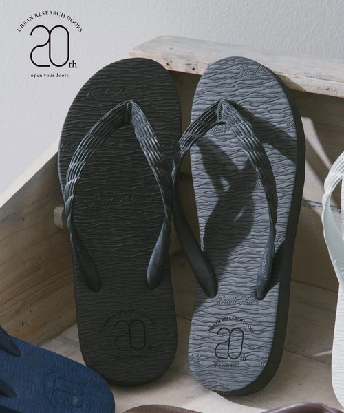 URBAN RESEARCH DOORS（アーバンリサーチドアーズ）の「『別注』BEACH WALK×DOORS　20th ビーチサンダル（サンダル・メンズ・ミント/ネイビー/ブラウン/ホワイト/ブラック/グレー・25/26/28/27）」の3枚目の写真