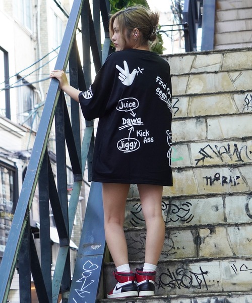 1111clothing  T / Graffiti Embroidered ...
