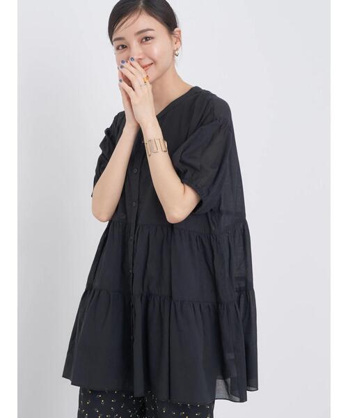 earth music&ecology(アースミュージックアンドエコロジー)の「綿ローンティアードチュニック(チュニック・レディース・ベージュ/ブラック/オフホワイト/ブルー・FREE)」の2枚目の写真