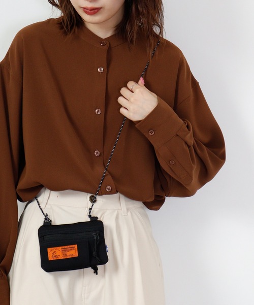 KAKSI(カクシ)の「KAKSI ティッシュポケット付きコンパクトサコッシュ(ショルダーバッグ・メンズ・ネイビー/カーキ/グレー/ブラック・FREE)」の10枚目の写真