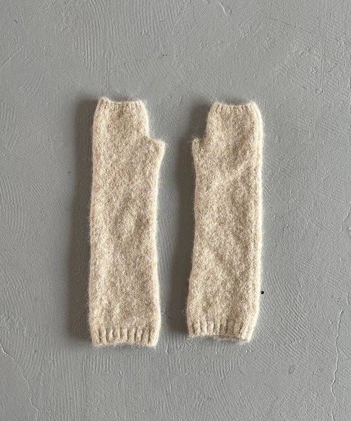 LOWRYS FARM（ローリーズファーム）の「アームウォーマー２　967147（アームカバー・レディース・アイボリー/パープル/オレンジ・FREE）」の5枚目の写真