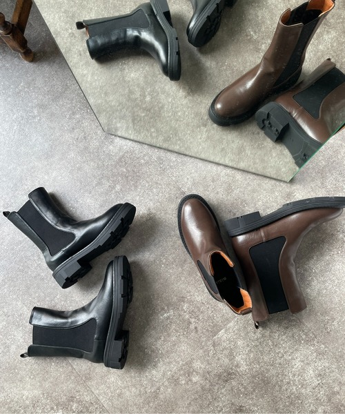 Thevon（ゼボン）の「サイドゴアショートブーツ（ブーツ・レディース・ダークブラウン/ブラック・M/L/S）」の2枚目の写真