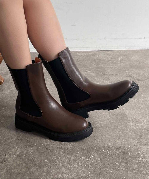 Thevon（ゼボン）の「サイドゴアショートブーツ（ブーツ・レディース・ダークブラウン/ブラック・M/L/S）」の3枚目の写真