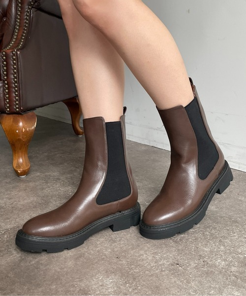 Thevon（ゼボン）の「サイドゴアショートブーツ（ブーツ・レディース・ダークブラウン/ブラック・M/L/S）」の4枚目の写真