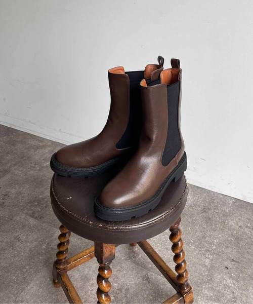 Thevon（ゼボン）の「サイドゴアショートブーツ（ブーツ・レディース・ダークブラウン/ブラック・M/L/S）」の7枚目の写真