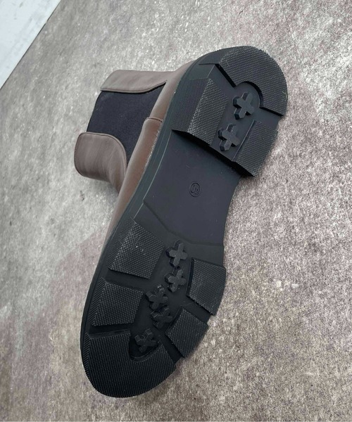 Thevon（ゼボン）の「サイドゴアショートブーツ（ブーツ・レディース・ダークブラウン/ブラック・M/L/S）」の11枚目の写真