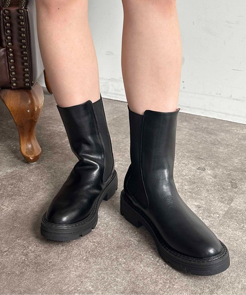 Thevon（ゼボン）の「サイドゴアショートブーツ（ブーツ・レディース・ダークブラウン/ブラック・M/L/S）」の13枚目の写真