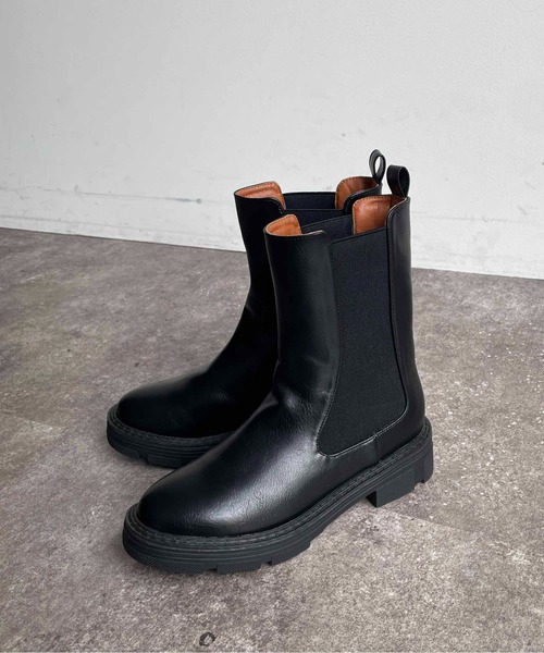 Thevon（ゼボン）の「サイドゴアショートブーツ（ブーツ・レディース・ダークブラウン/ブラック・M/L/S）」の18枚目の写真