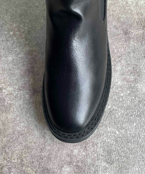 Thevon（ゼボン）の「サイドゴアショートブーツ（ブーツ・レディース・ダークブラウン/ブラック・M/L/S）」の20枚目の写真